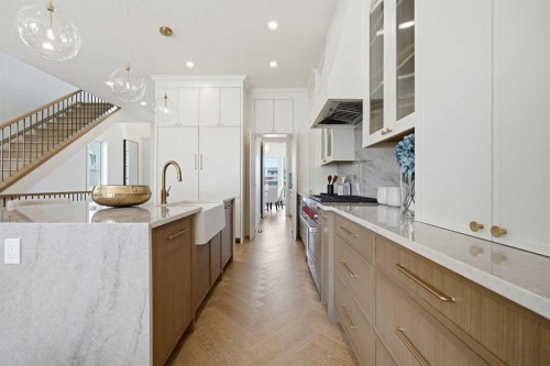 2131 29 Avenue Sw, Calgary, AB - Indoor Photo Showing Kitchen With Upgraded Kitchen
