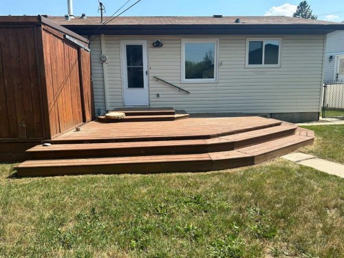2322 15 Avenue, Didsbury, AB 