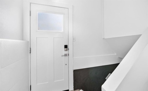 411 Woodland Crescent Se, Calgary, AB - Indoor Photo Showing Other Room