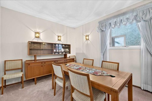 105 Christie Knoll Heights Sw, Calgary, AB - Indoor Photo Showing Dining Room