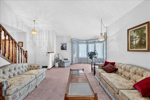 105 Christie Knoll Heights Sw, Calgary, AB - Indoor Photo Showing Other Room