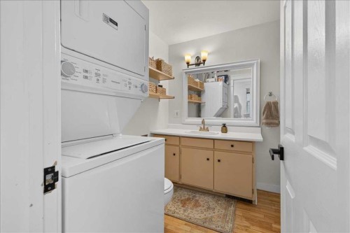 530 19 Avenue Sw, Calgary, AB - Indoor Photo Showing Laundry Room