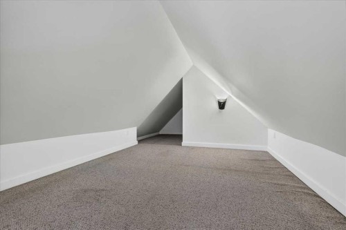 530 19 Avenue Sw, Calgary, AB - Indoor Photo Showing Other Room