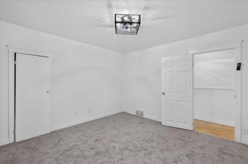 530 19 Avenue Sw, Calgary, AB - Indoor Photo Showing Other Room