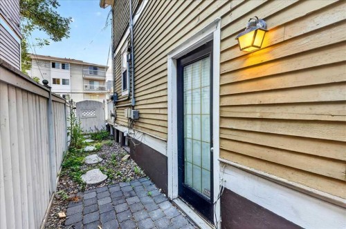 530 19 Avenue Sw, Calgary, AB - Outdoor With Exterior