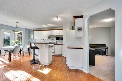 11 Mckenzie Lake View Se, Calgary, AB - Indoor