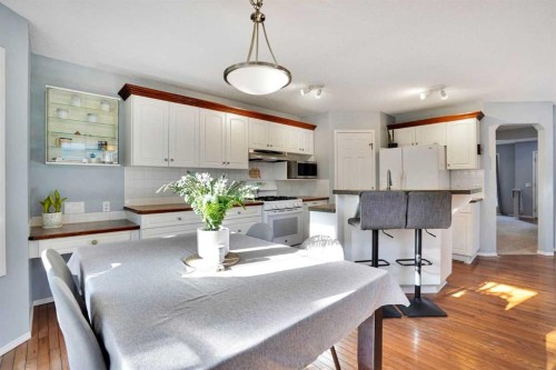 11 Mckenzie Lake View Se, Calgary, AB - Indoor