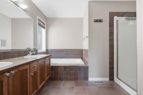 379 Cimarron Boulevard, Okotoks, AB - Indoor Photo Showing Bathroom
