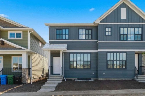 131 Royston Way Nw, Calgary, AB - Outdoor