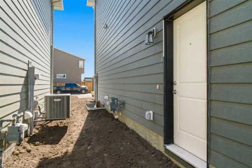 131 Royston Way Nw, Calgary, AB - Outdoor With Exterior