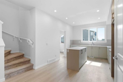 131 Royston Way Nw, Calgary, AB - Indoor Photo Showing Kitchen
