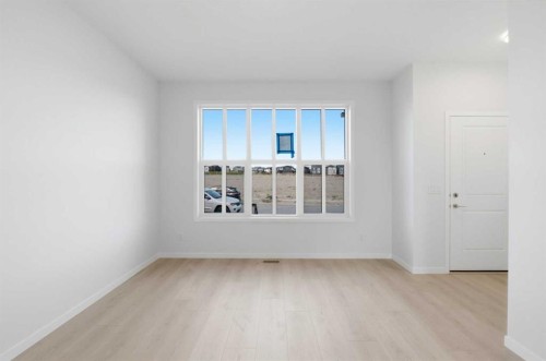 131 Royston Way Nw, Calgary, AB - Indoor Photo Showing Other Room