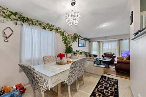 3722 Catalina Boulevard, Calgary, AB - Indoor Photo Showing Dining Room