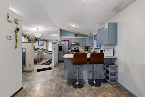3722 Catalina Boulevard, Calgary, AB - Indoor