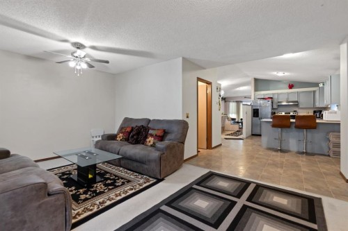3722 Catalina Boulevard, Calgary, AB - Indoor