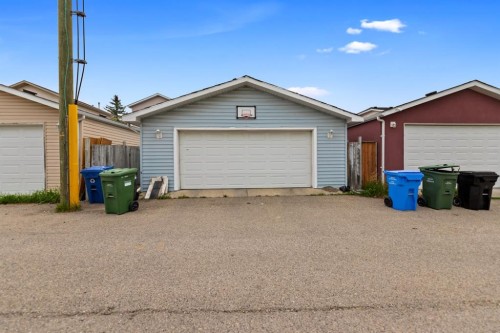 3722 Catalina Boulevard, Calgary, AB - Outdoor With Exterior