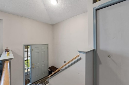 3722 Catalina Boulevard, Calgary, AB - Indoor Photo Showing Other Room