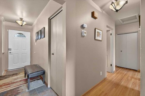 7536 Fleetwood Drive Se, Calgary, AB - Indoor Photo Showing Other Room
