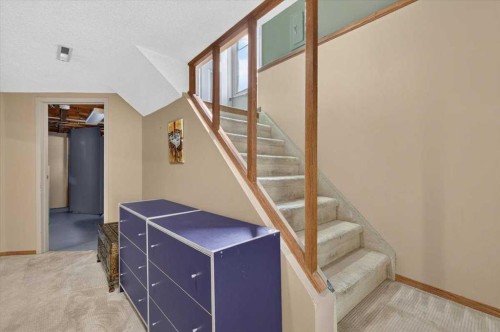 7536 Fleetwood Drive Se, Calgary, AB - Indoor Photo Showing Other Room