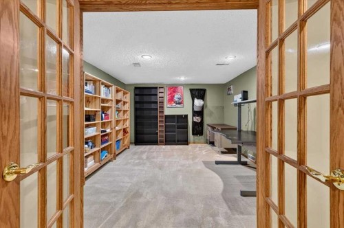 7536 Fleetwood Drive Se, Calgary, AB - Indoor Photo Showing Other Room