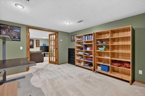 7536 Fleetwood Drive Se, Calgary, AB - Indoor