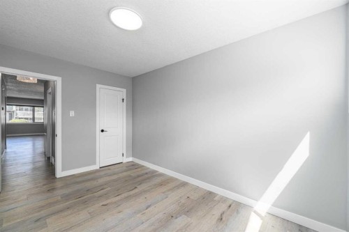 727 67 Avenue Sw, Calgary, AB - Indoor Photo Showing Other Room