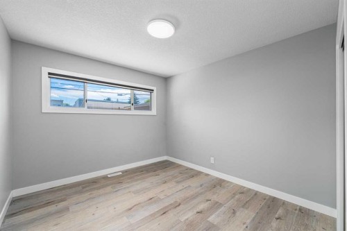 727 67 Avenue Sw, Calgary, AB - Indoor Photo Showing Other Room