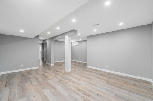 727 67 Avenue Sw, Calgary, AB - Indoor