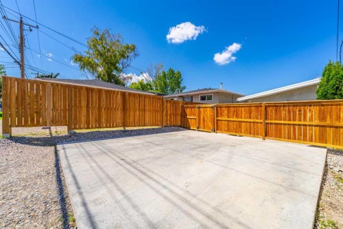 727 67 Avenue Sw, Calgary, AB - Outdoor