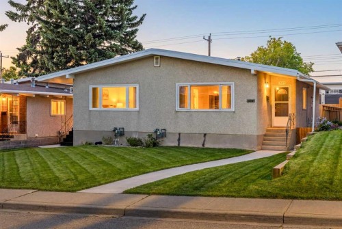 727 67 Avenue Sw, Calgary, AB - Outdoor