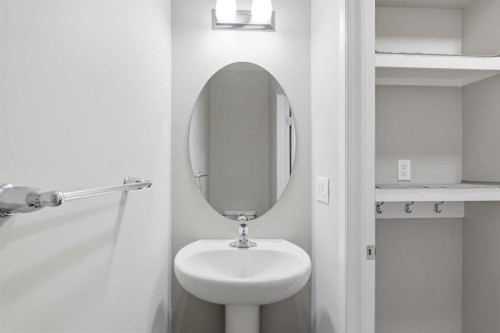 1449 Carrington Boulevard Nw, Calgary, AB - Indoor Photo Showing Bathroom
