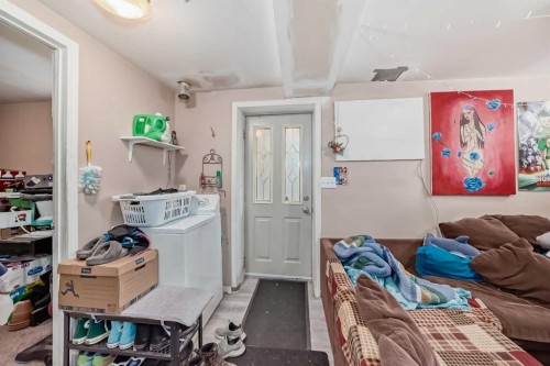 1834 42 Street Se, Calgary, AB - Indoor Photo Showing Laundry Room