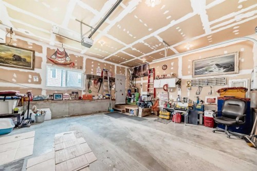 1834 42 Street Se, Calgary, AB - Indoor Photo Showing Garage