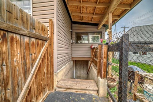 1834 42 Street Se, Calgary, AB -  With Exterior