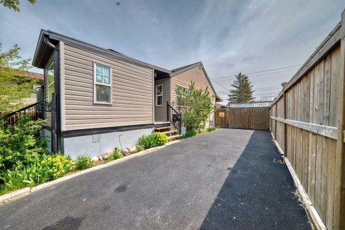 1834 42 Street Se, Calgary, AB - Outdoor