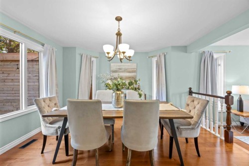 138 Scimitar Bay Nw, Calgary, AB - Indoor Photo Showing Dining Room