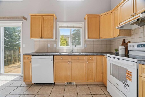 62 Country Hills Cove Nw, Calgary, AB - Indoor Photo Showing Kitchen