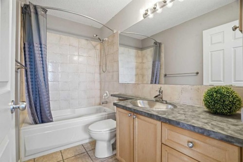 62 Country Hills Cove Nw, Calgary, AB - Indoor Photo Showing Bathroom