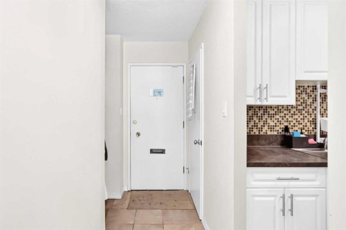 407-903 19 Avenue Sw, Calgary, AB - Indoor Photo Showing Other Room
