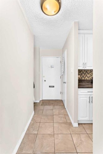 407-903 19 Avenue Sw, Calgary, AB - Indoor Photo Showing Other Room