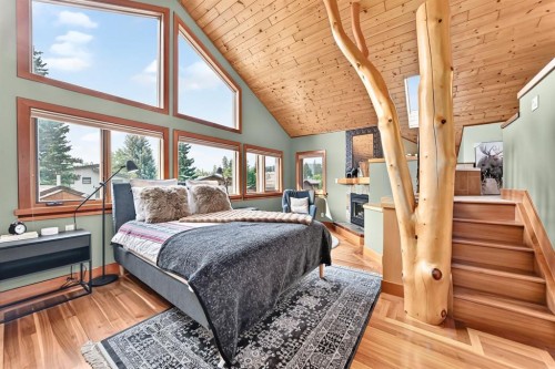 1009 15 Street, Canmore, AB - Indoor Photo Showing Bedroom