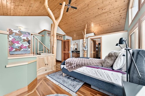1009 15 Street, Canmore, AB - Indoor Photo Showing Bedroom
