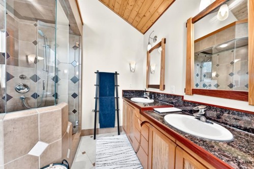 1009 15 Street, Canmore, AB - Indoor Photo Showing Bathroom