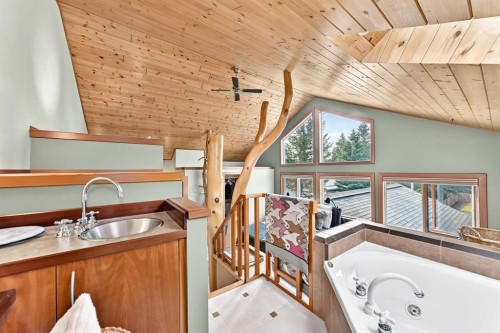 1009 15 Street, Canmore, AB - Indoor