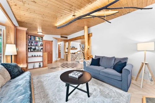 1009 15 Street, Canmore, AB - Indoor Photo Showing Living Room