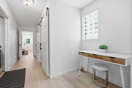 1835 29 Avenue Sw, Calgary, AB - Indoor Photo Showing Other Room
