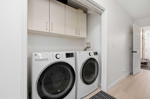 1835 29 Avenue Sw, Calgary, AB - Indoor Photo Showing Laundry Room