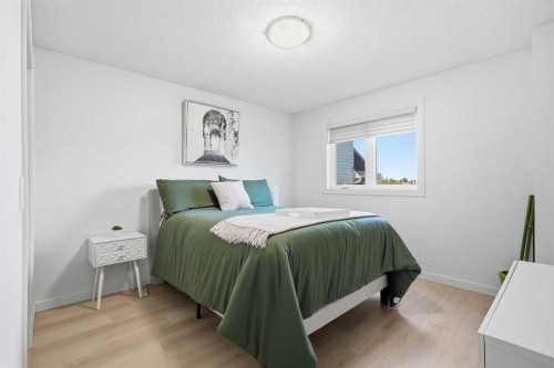 1835 29 Avenue Sw, Calgary, AB - Indoor Photo Showing Bedroom