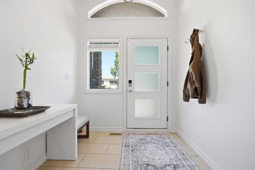 1835 29 Avenue Sw, Calgary, AB - Indoor Photo Showing Other Room