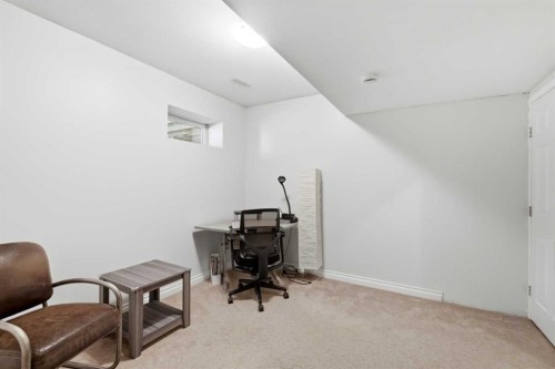 277 Inglewood Grove Se, Calgary, AB - Indoor